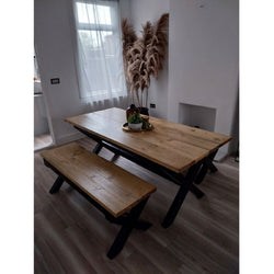 Bayless Farmhouse Dining Table & Chairs